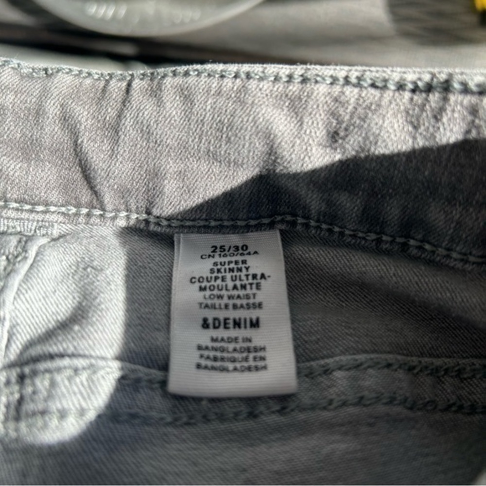💋H&M &Denim super skinny distressed gray wash jeans 👖 denim 25/30 - Picture 9 of 10